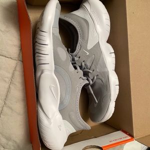 NEW Nike Free RN